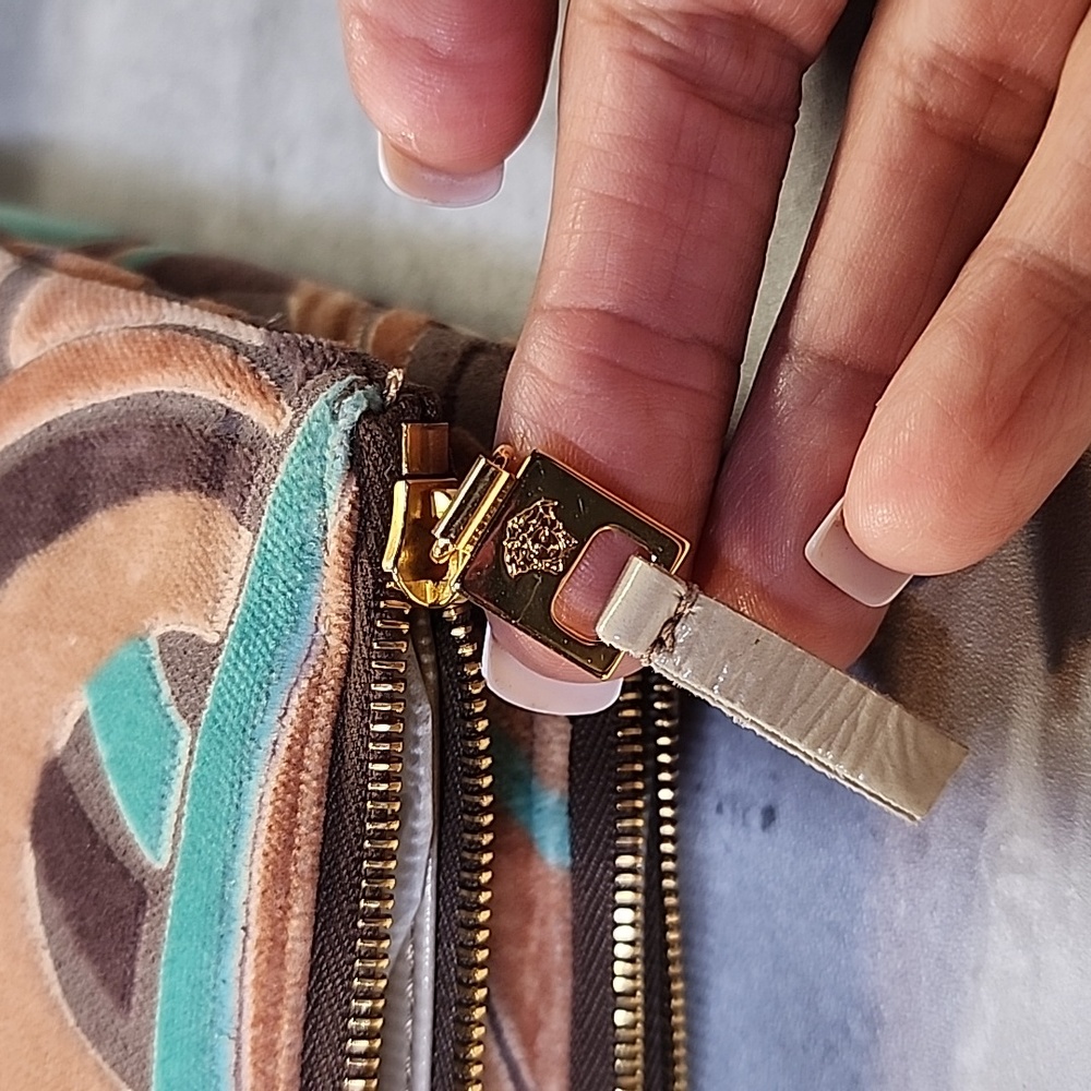 VERSACE HANDBAG RARE - Picture 7 of 15